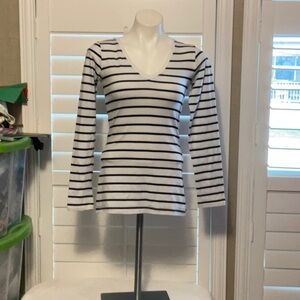 Elegant Striped V-Neck Long Sleeve Top